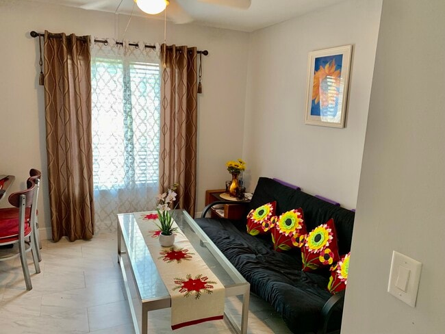 Building Photo - 1116 Green Pine Blvd