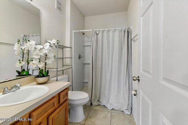 Building Photo - 8201 Green Parrot Rd