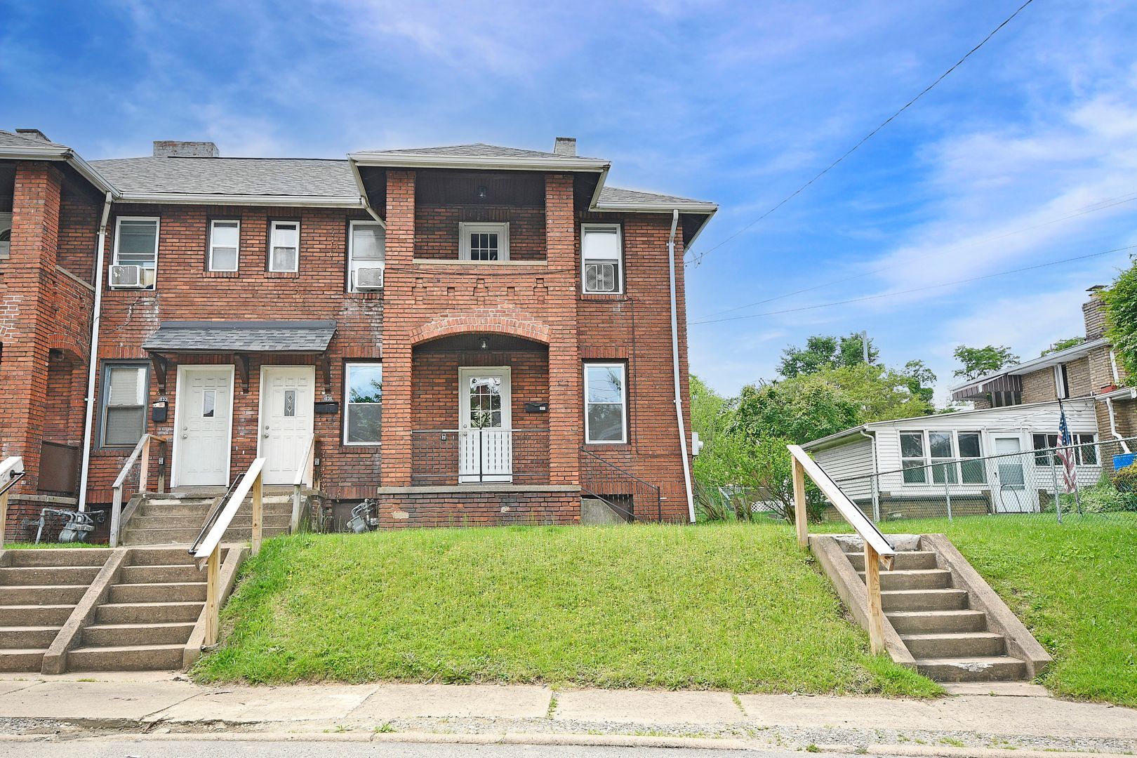 Building Photo - 1037 N 6th St