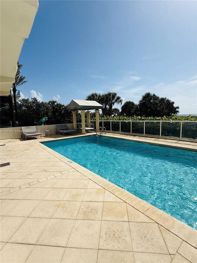 Building Photo - 9499 Collins Ave