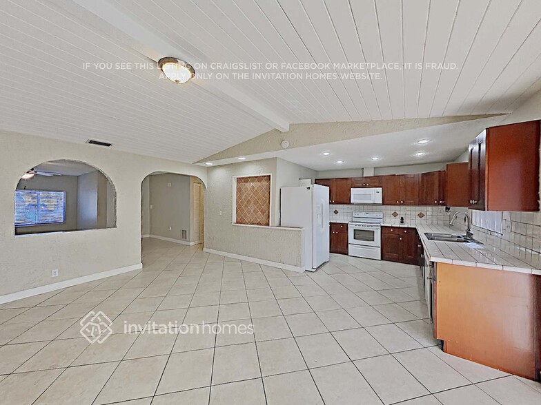 Building Photo - 3350 SW 1st Ct