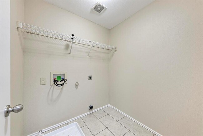 Building Photo - 289 Drystone Trail