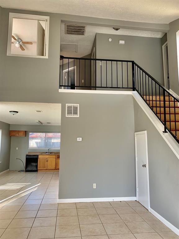 Building Photo - 15826 Bazelbriar Ln