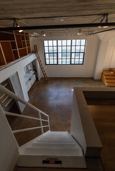 Building Photo - 247 4th St