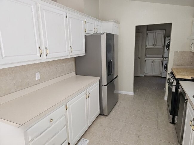 Building Photo - 10513 Katy Ln