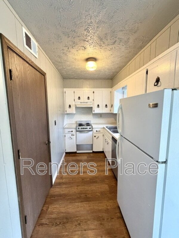Building Photo - 812 S Adair St
