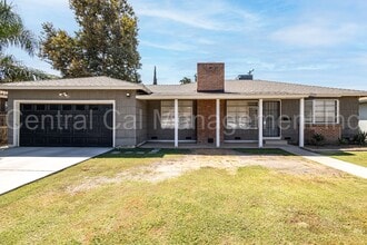 Building Photo - 3 Bedroom/1 Bath Home - $1750 Per Month!