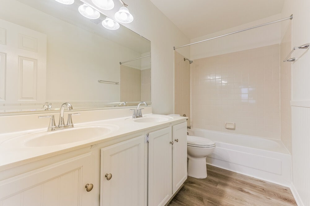 Building Photo - 4526 E Towne Ln