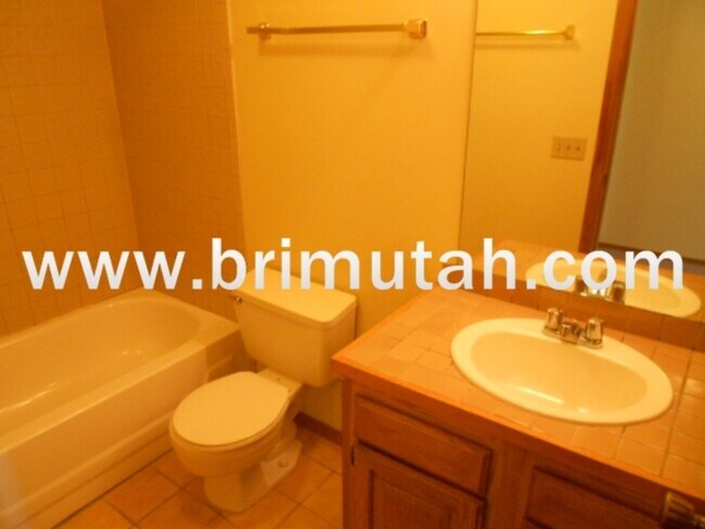 Building Photo - 1304 E 900 S