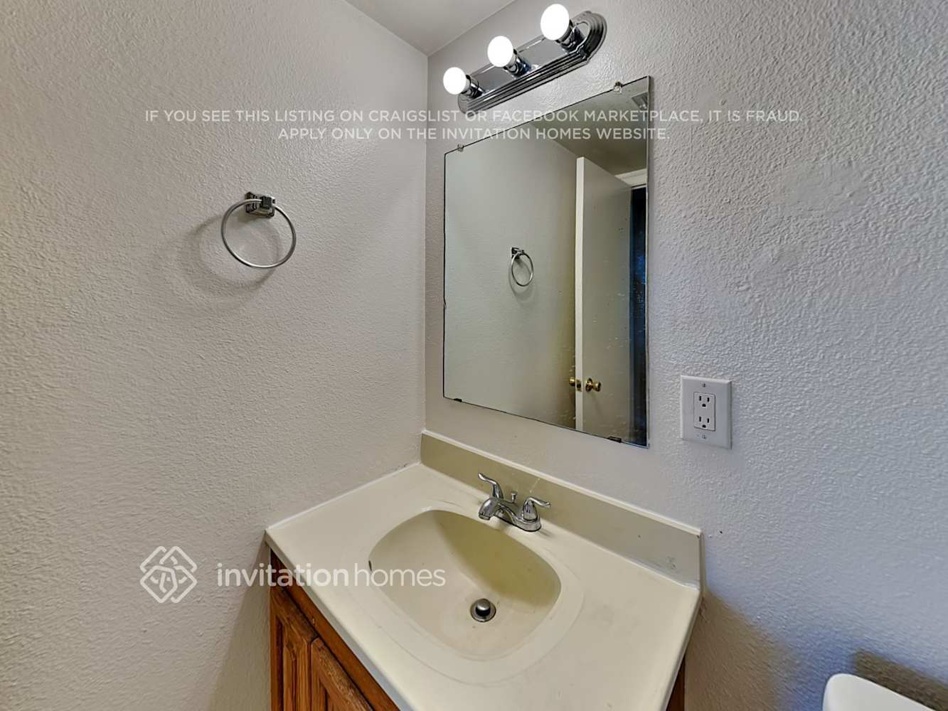 Building Photo - 3265 W Country Gables Dr