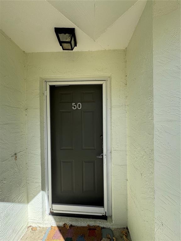 Building Photo - 50 Lake Forest Pl