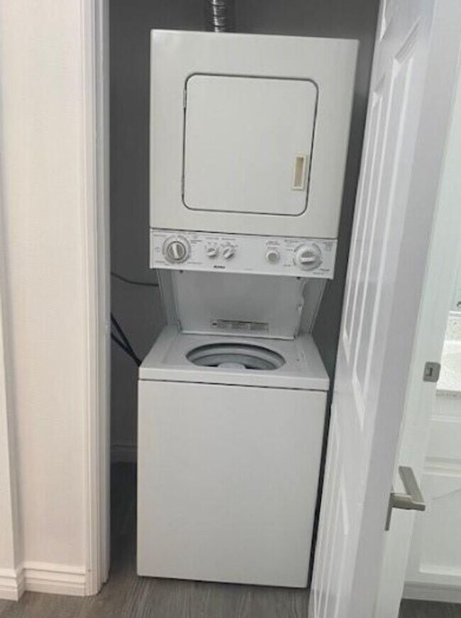 Building Photo - Step into luxury living with this exquisite 2 bedroom 2 bath 3rd floor condo at Emerald Villas