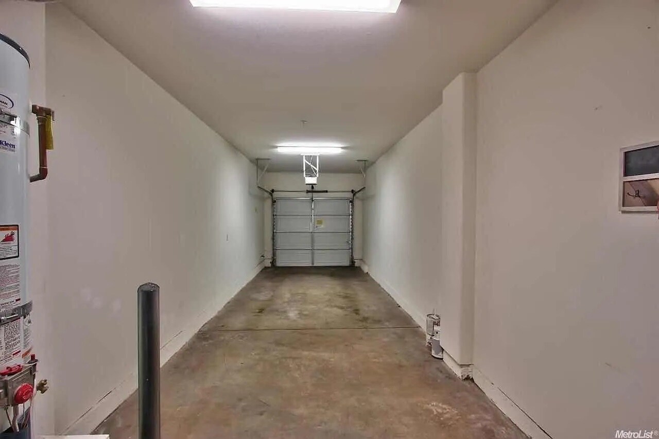 Building Photo - 9621 Coney Island Cir