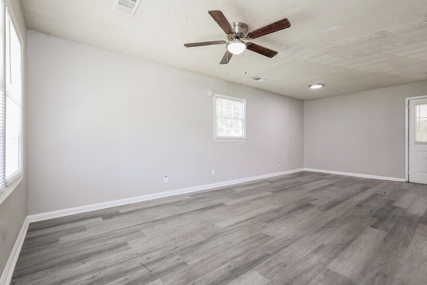 Building Photo - 4715 Avery St