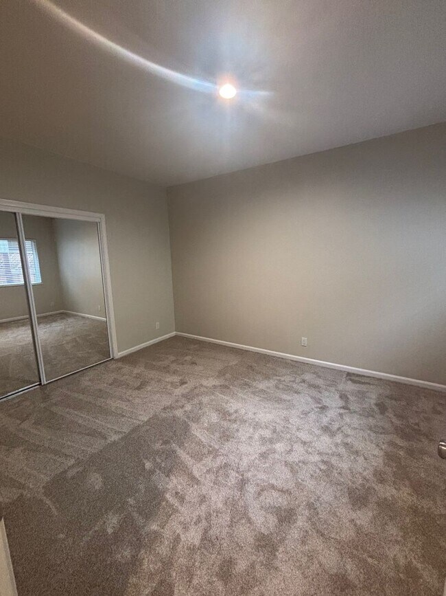 Building Photo - Single level 3 bedroom 2 bathroom Rincon V...