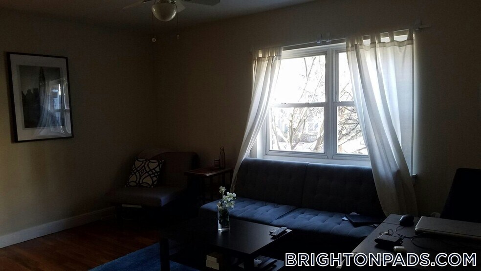 Building Photo - 61 Selkirk Rd