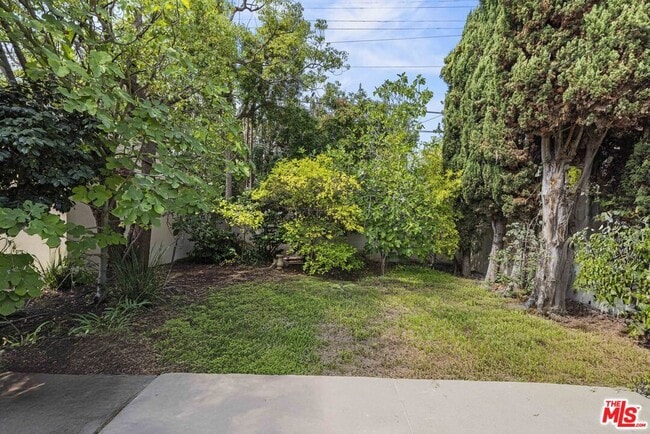 Building Photo - 1511 Edris Dr