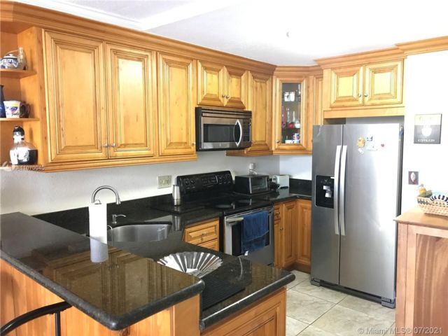 Building Photo - 2935 NE 163rd St