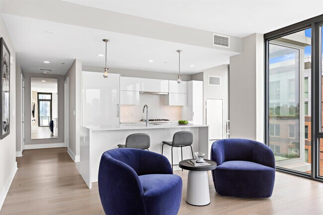 Building Photo - 9 Ave at Port Imperial