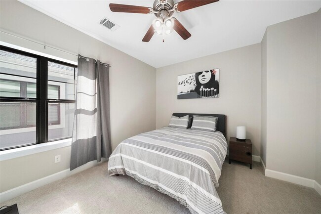 Building Photo - 5905 Petty St