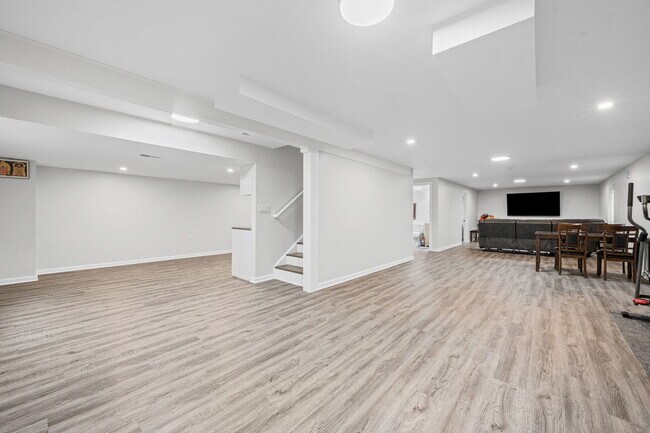 Building Photo - 126 Redmond Dr
