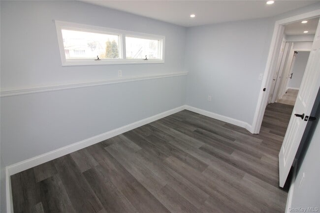 Building Photo - 26 Circle Dr