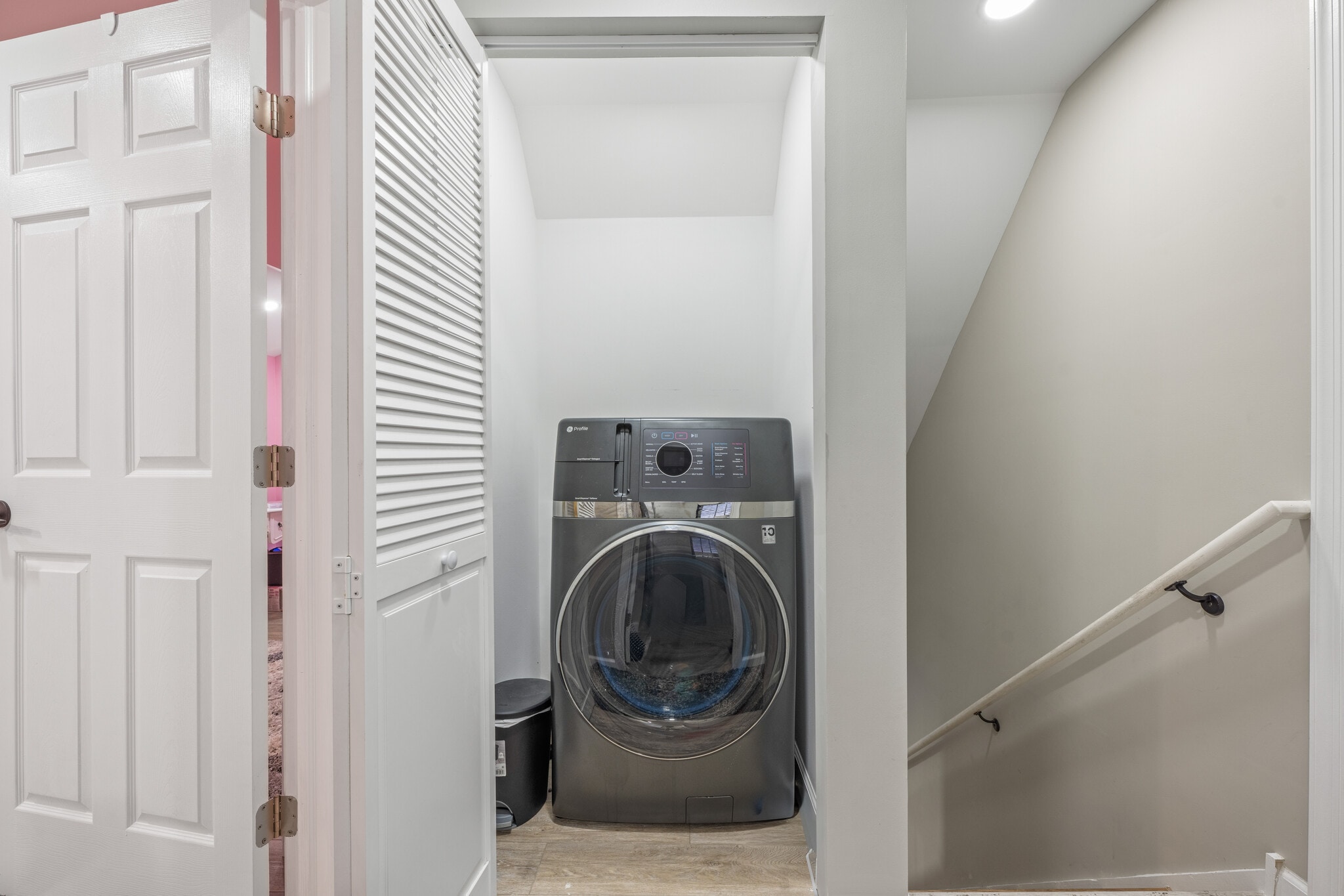 Building Photo - 207 Woodlawn Ave