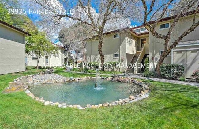 Building Photo - 39935 Parada St