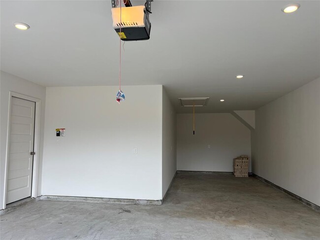 Building Photo - 10703 Kingston Spg Dr