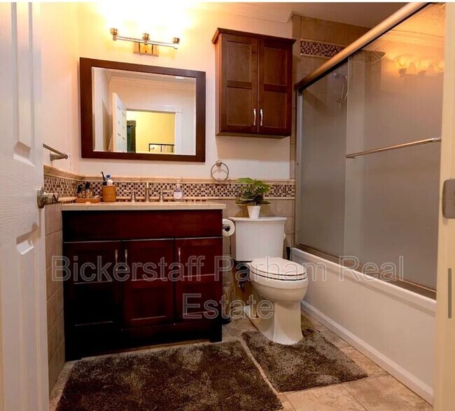 Building Photo - 5811 Canterbury Dr
