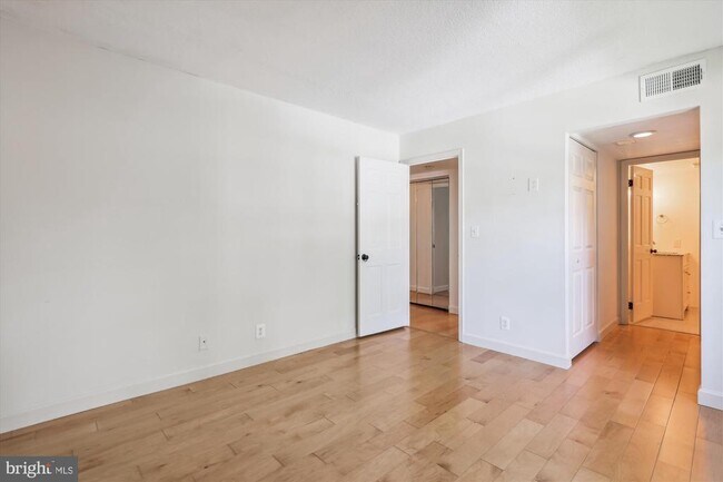 Building Photo - 7621 Tremayne Pl