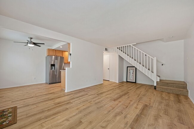 Building Photo - Beautifully Renovated Unit