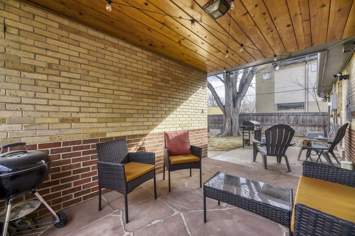 Building Photo - 2160 Osceola St