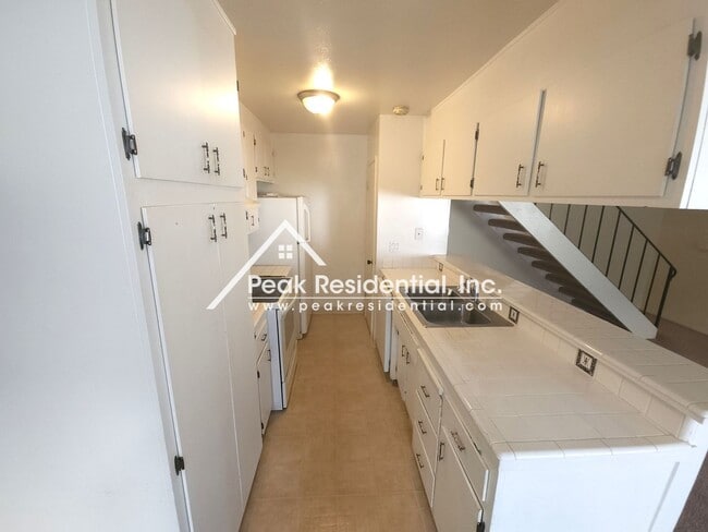 Building Photo - Spacious Rosemont Area 2bd/1ba Condo - Great Price!