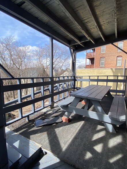 Building Photo - 402 Eddy St