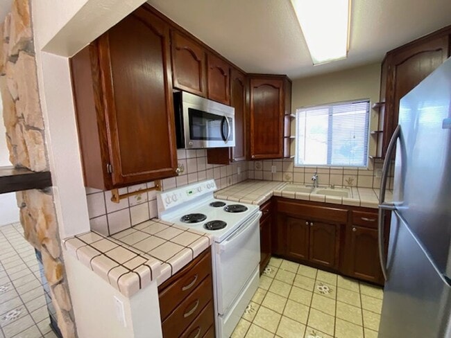 Building Photo - 739 W Franklin St