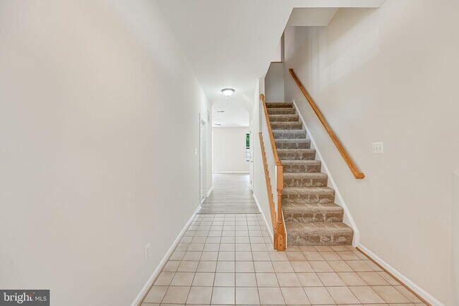 Building Photo - 13316 Colchester Ferry Pl