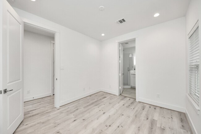 Building Photo - 2920 Nance St