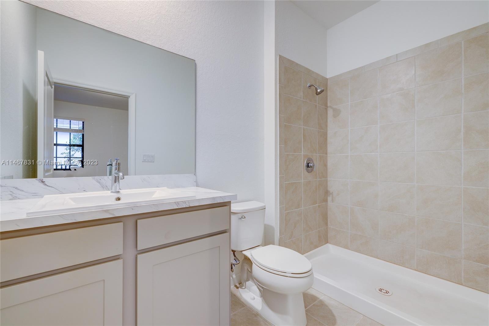 Building Photo - 1170 SW 7th Ct