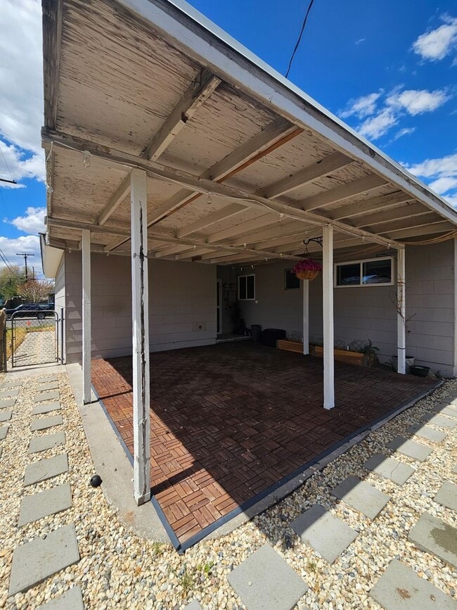 Building Photo - Charming 1-story Home with a Big Backyard Near Midtown