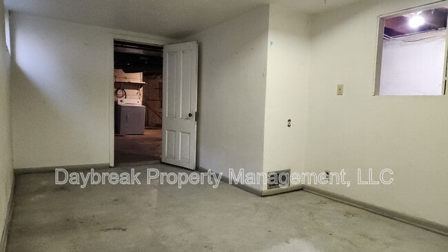 Building Photo - 723 14th St N