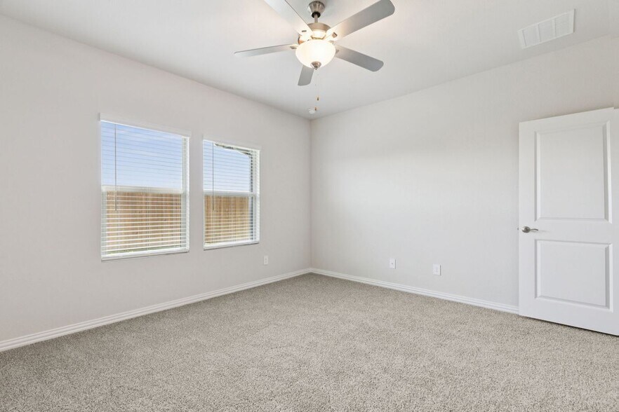 Building Photo - 109 Greenbriar Dr