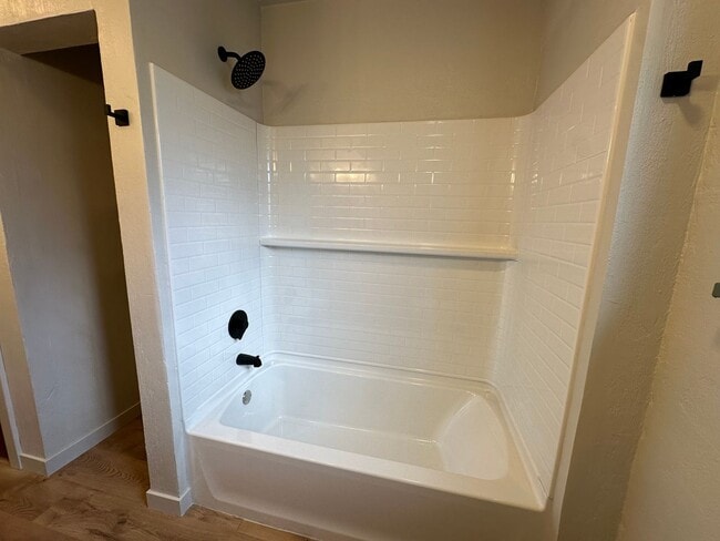 Building Photo - 1304 Sheldon St