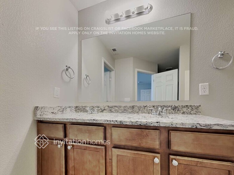 Building Photo - 4059 Creek Legend View
