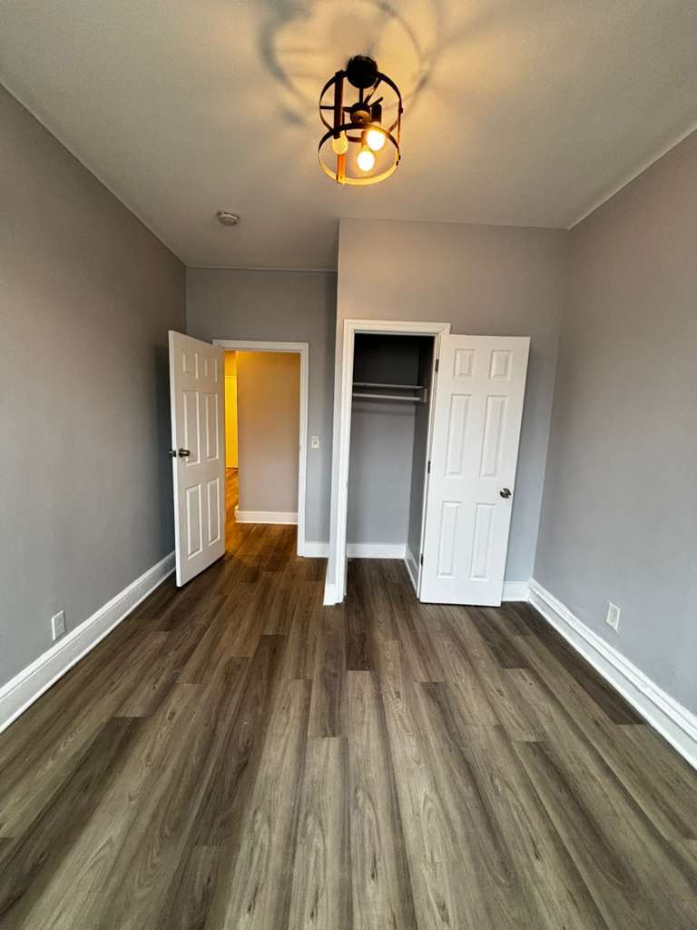 Building Photo - 243 Lexington Ave