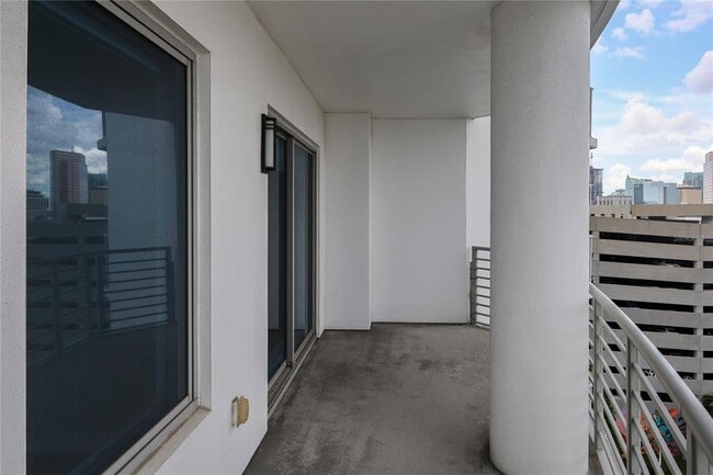 Building Photo - 449 S 12th St