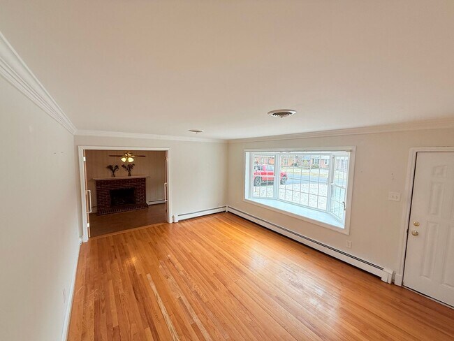 Building Photo - 8276 Franklin Ln