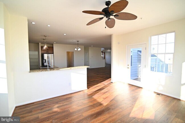 Building Photo - 7001 Chaptico Ct