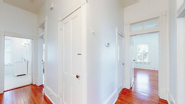 Building Photo - 123 W 41st St