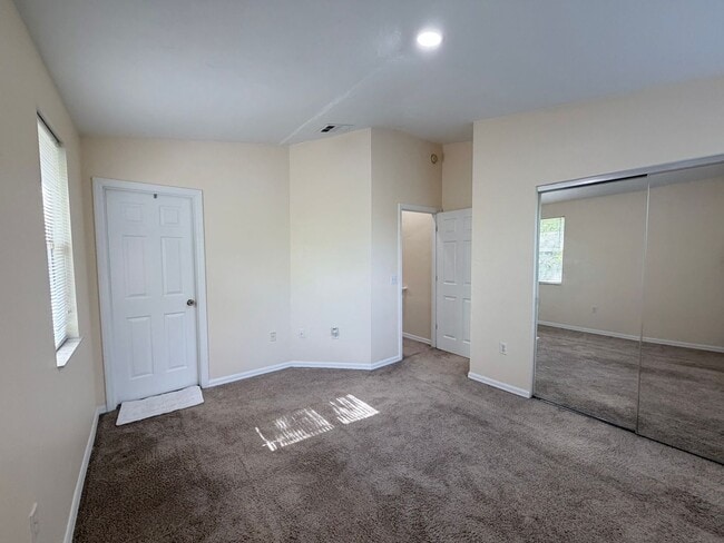 Building Photo - 3880 SW 20th Ave